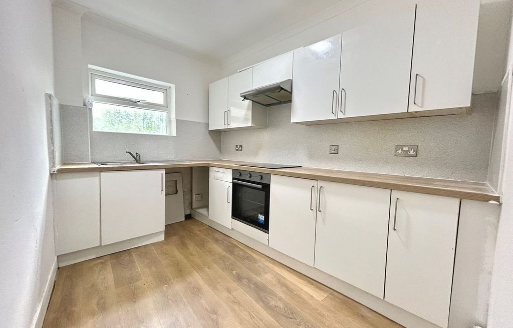 Property photo 2 of 8 Picture 2