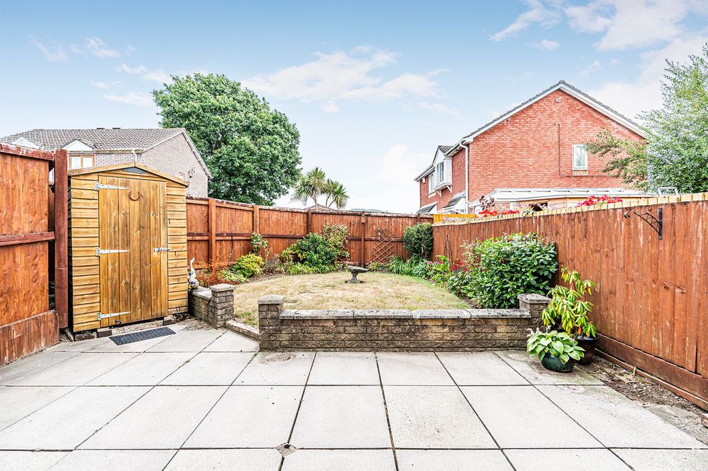 Property photo 2 of 25