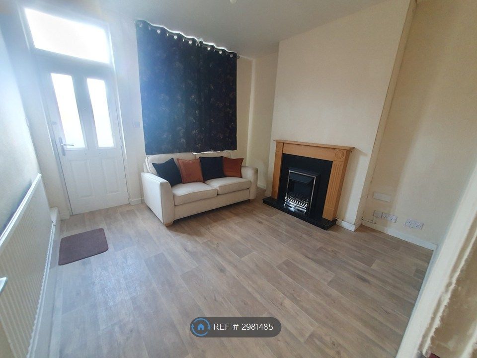 Property photo 2 of 11 Living Room