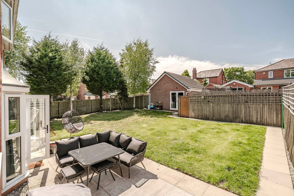 Property photo 2 of 51