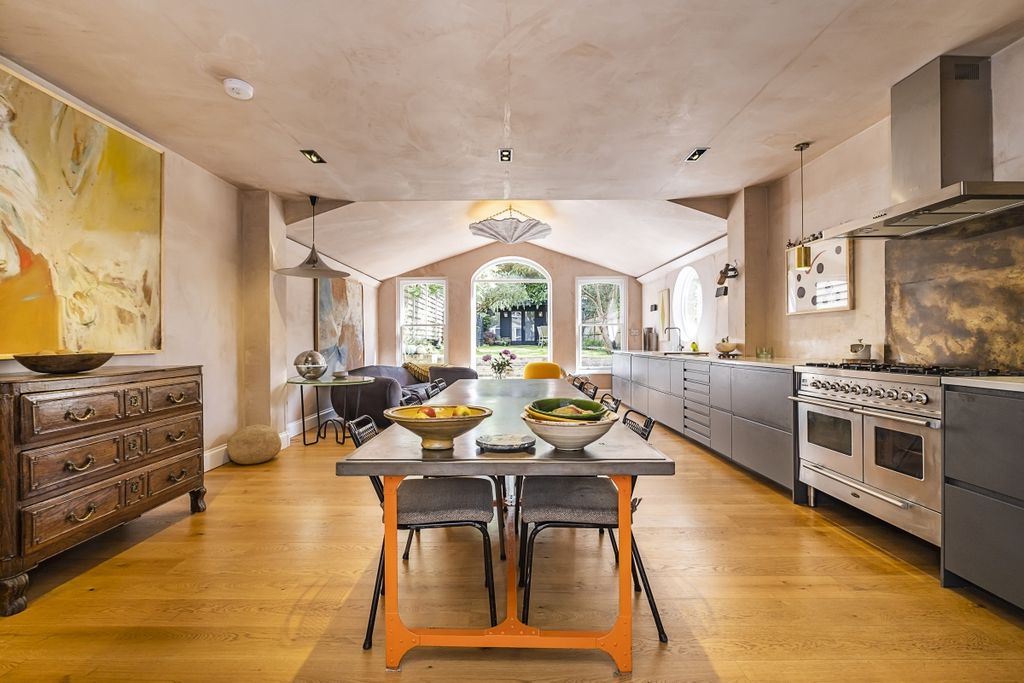 Property photo 1 of 26