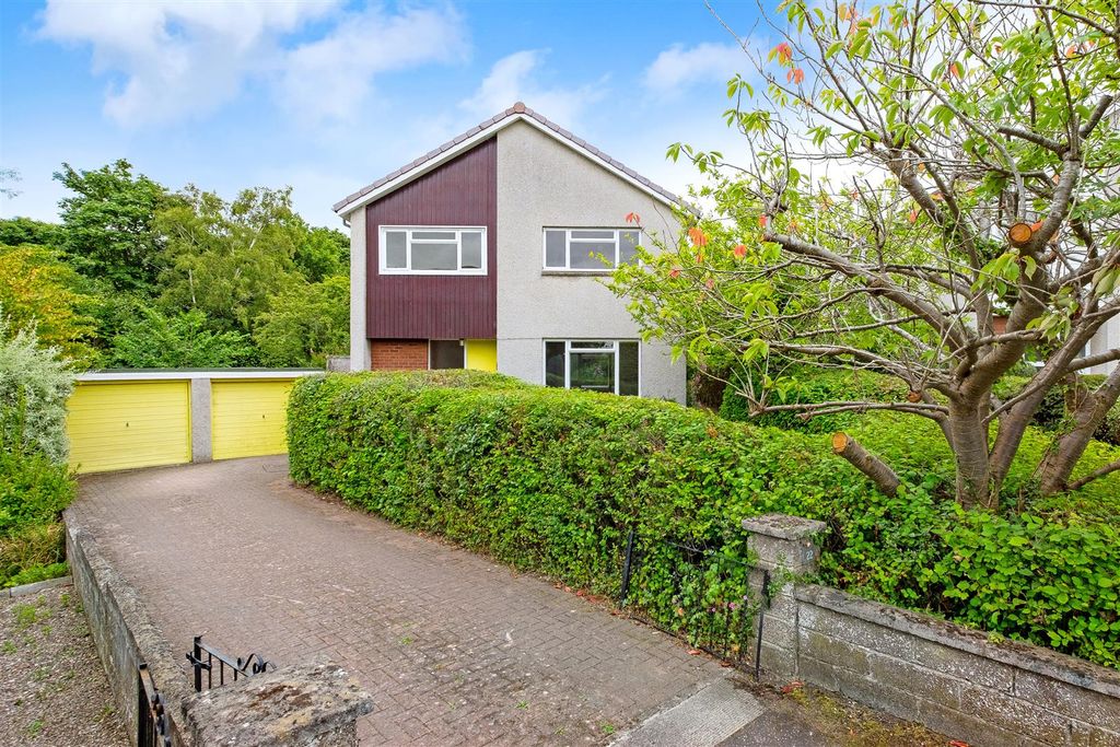 Property photo 1 of 33