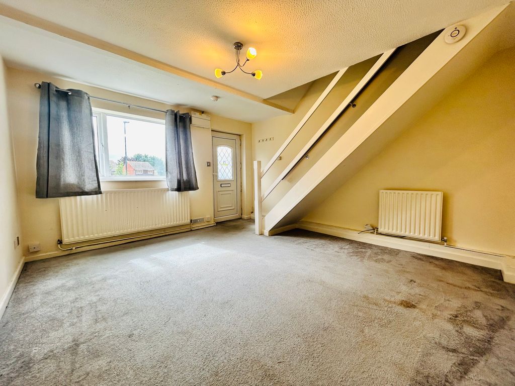 Property photo 2 of 7 Living Room