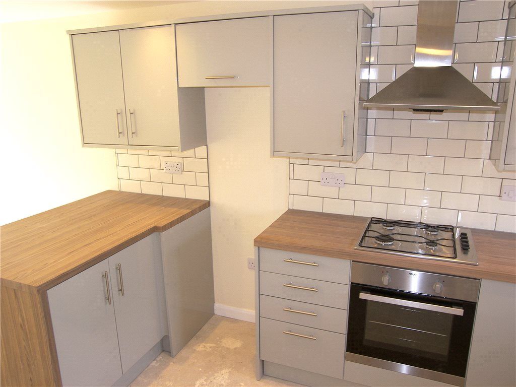 Property photo 3 of 6 Kitchen