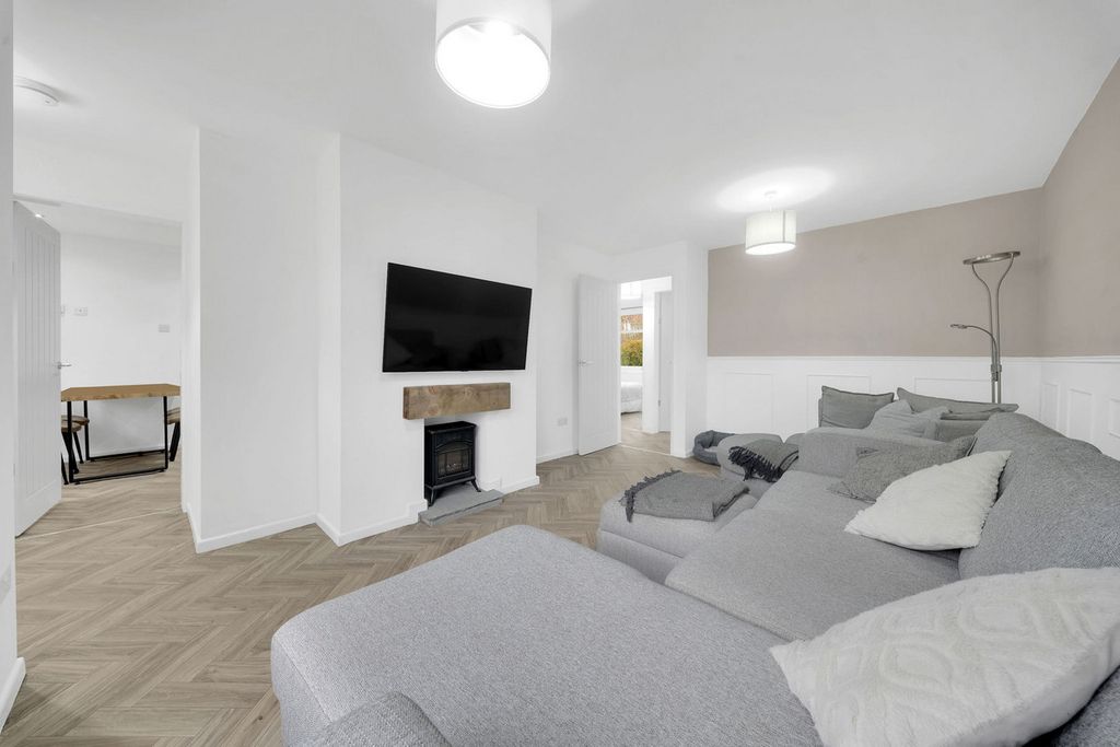 Property photo 3 of 30