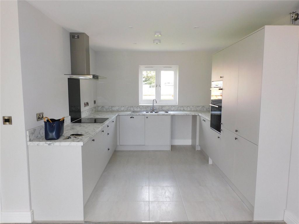 Property photo 2 of 10 Picture No. 09