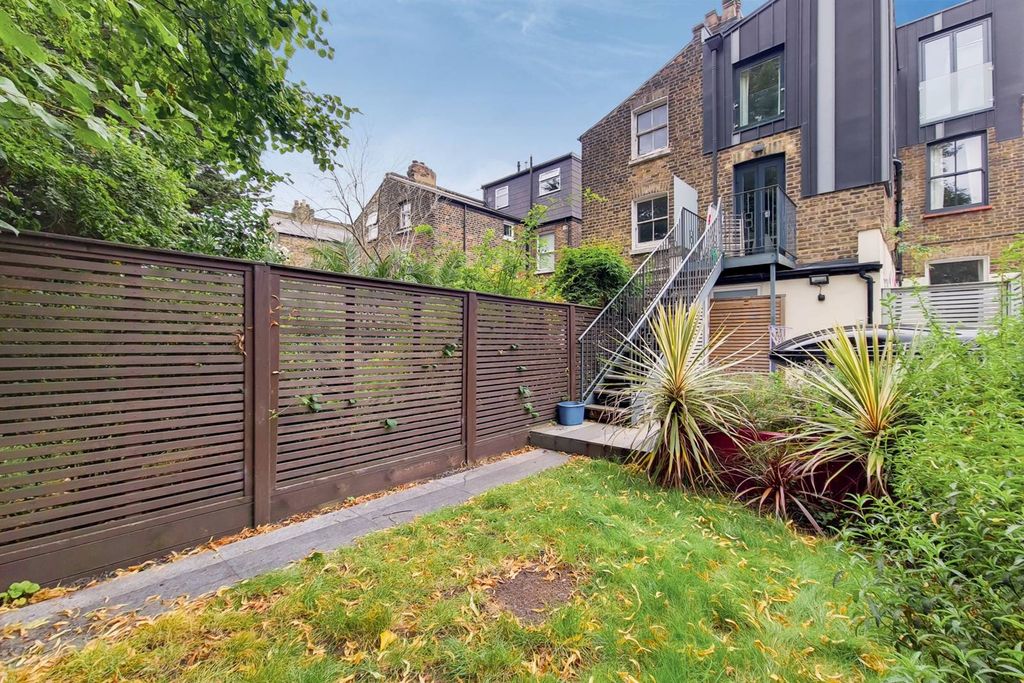 Property photo 2 of 29