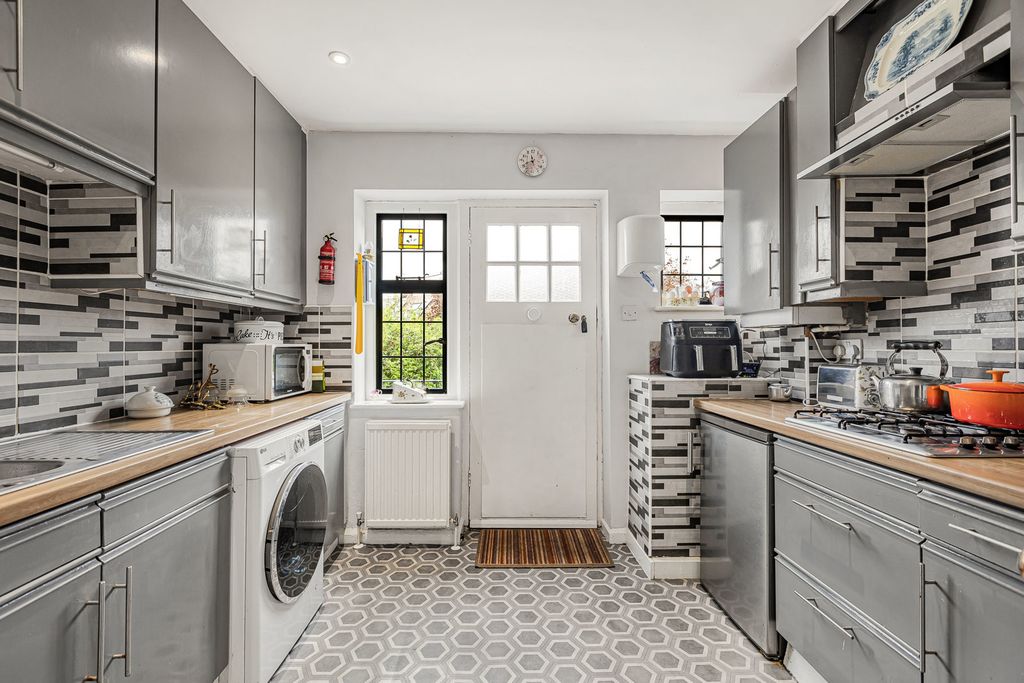 Property photo 2 of 16 20_77612