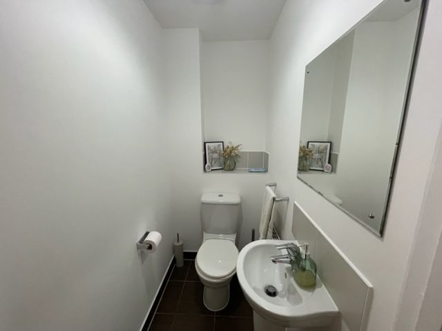 Property photo 3 of 12 Cloakroom/wc