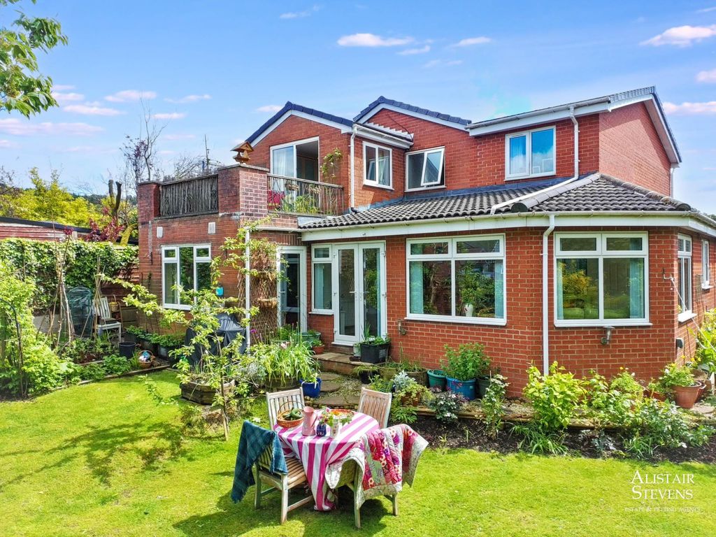 Property photo 1 of 33