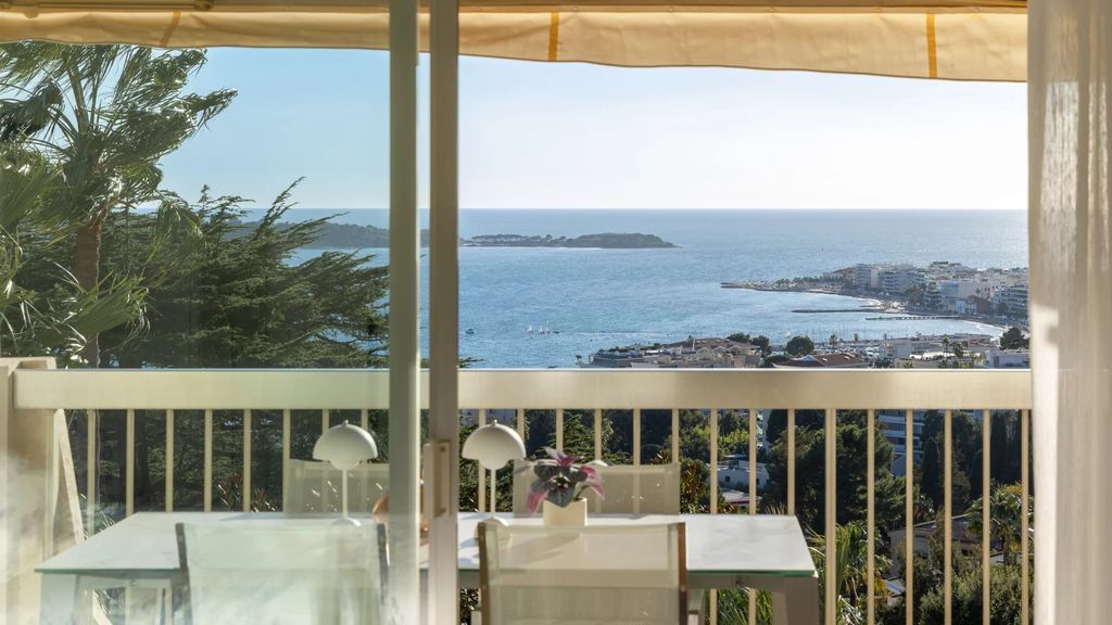 Property photo 2 of 23