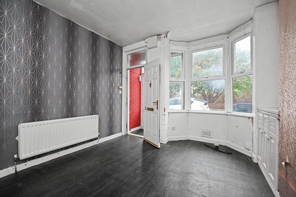 Property photo 3 of 21 21 Fraser Street, Bilston, West Midlands, Wv14 7Pd