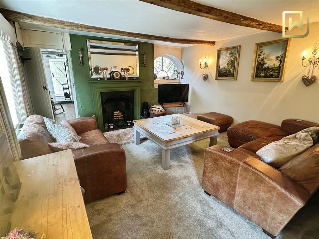 Property photo 3 of 73 Lounge