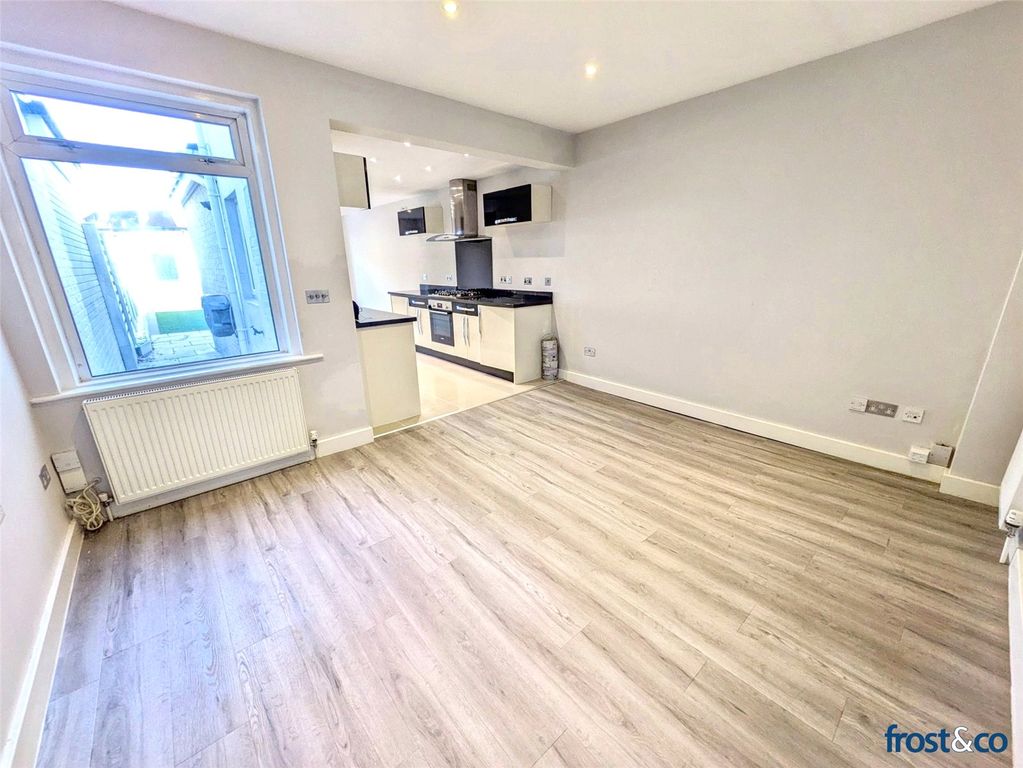 Property photo 3 of 19 Dining Room