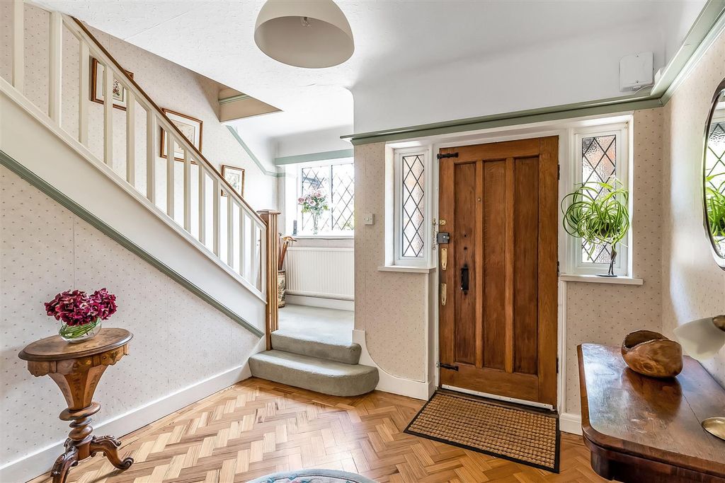 Property photo 3 of 39 59-Woodbury-Drive-39.Jpg