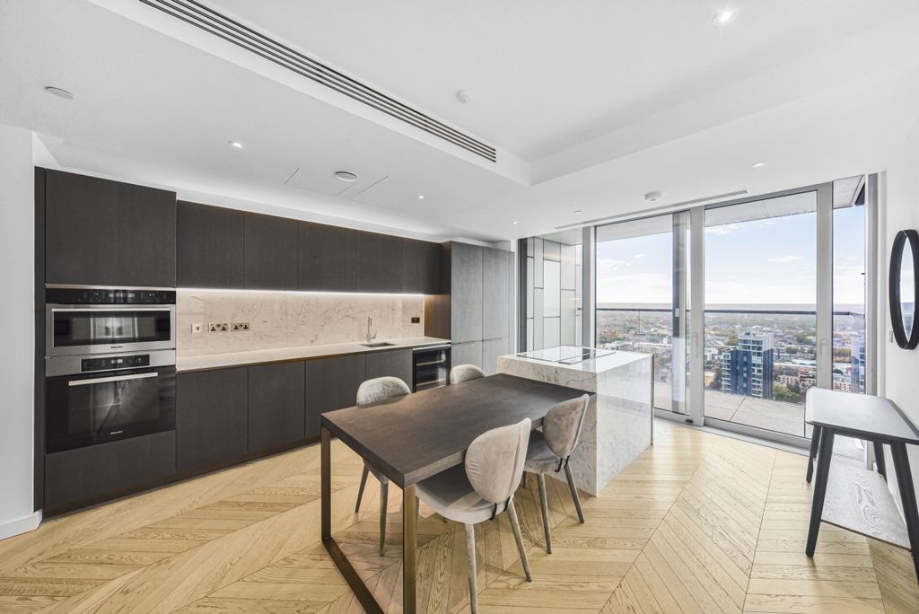 Property photo 2 of 12 Dsc_2023_High