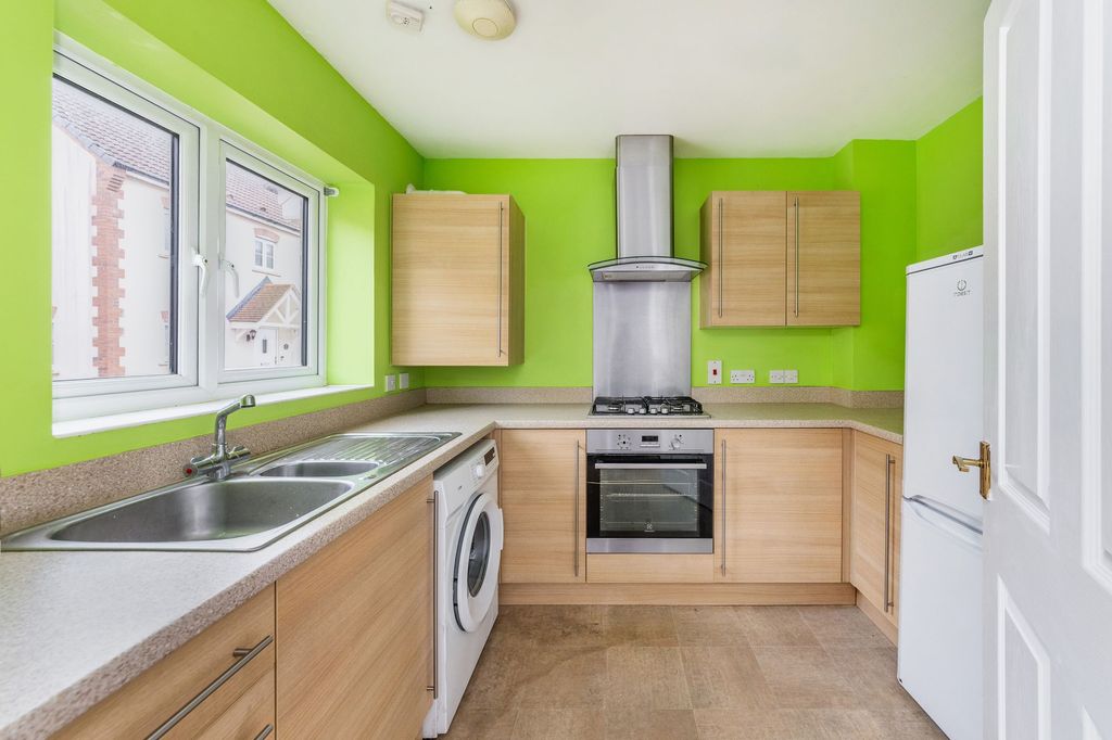 Property photo 3 of 11