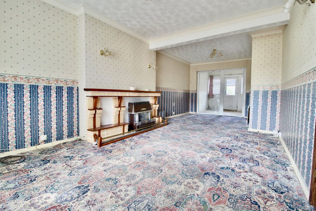 Property photo 2 of 24