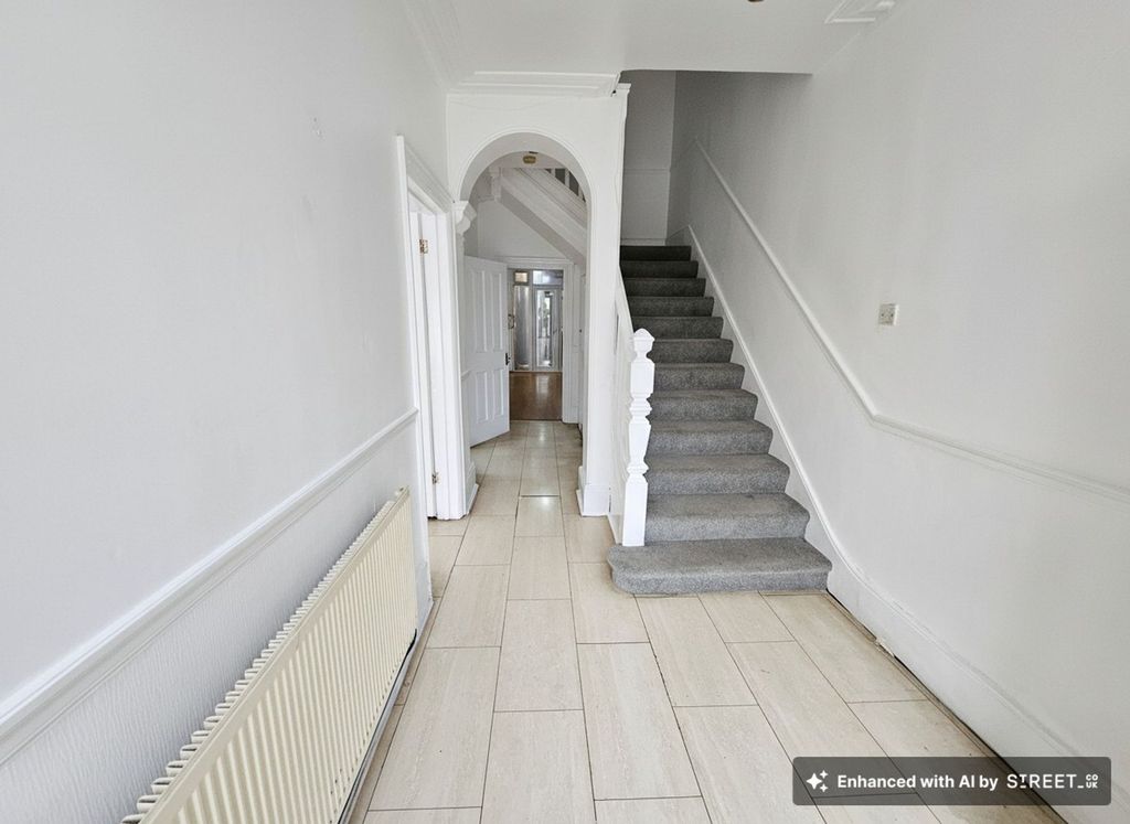 Property photo 2 of 11 Main Hallway