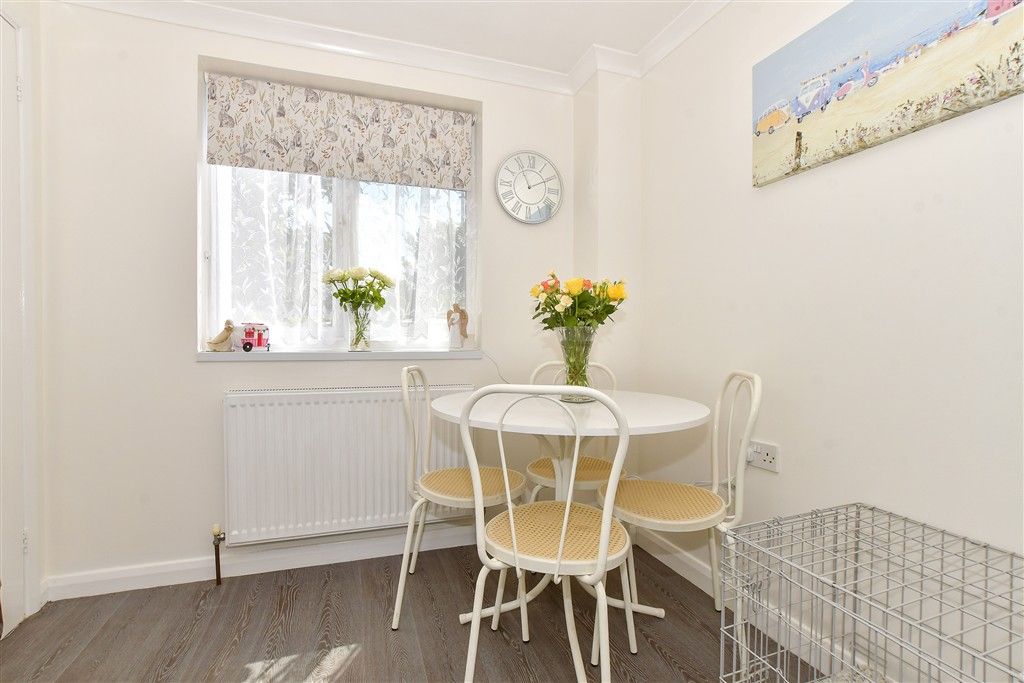 Property photo 3 of 12 Dining Area