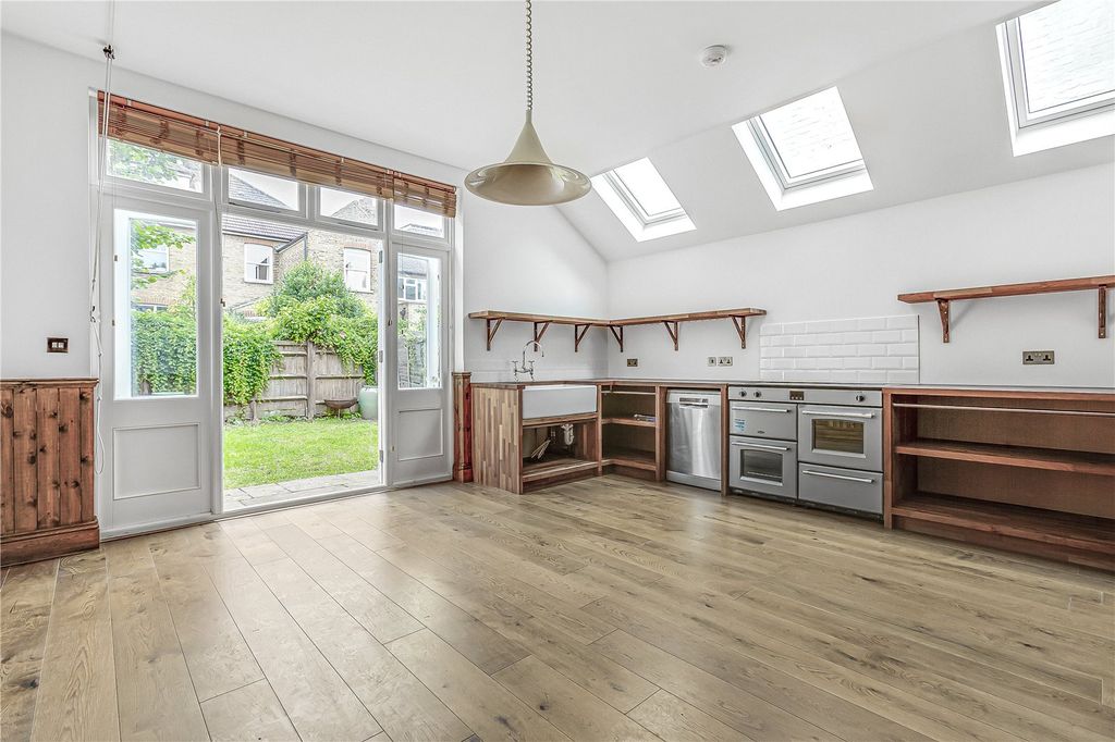 Property photo 2 of 15 Kitchen