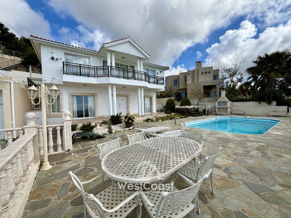 Property photo 1 of 33