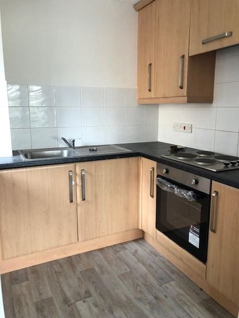 Property photo 3 of 10 Kitchen