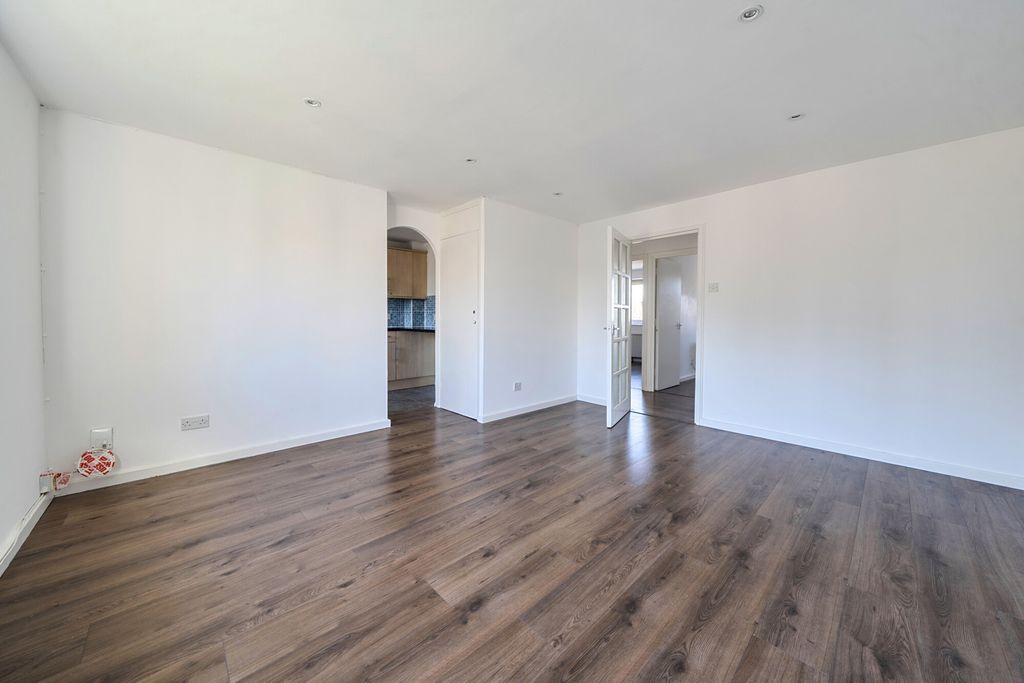 Property photo 2 of 12 1439328-3-69d52E8...