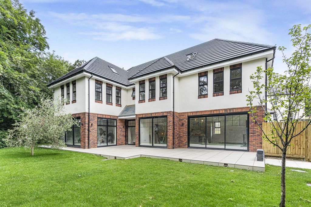 Property photo 1 of 37