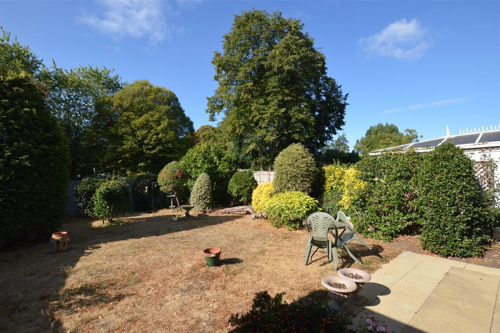 Property photo 3 of 15 16 Crane Park Road Garden A.Jpg
