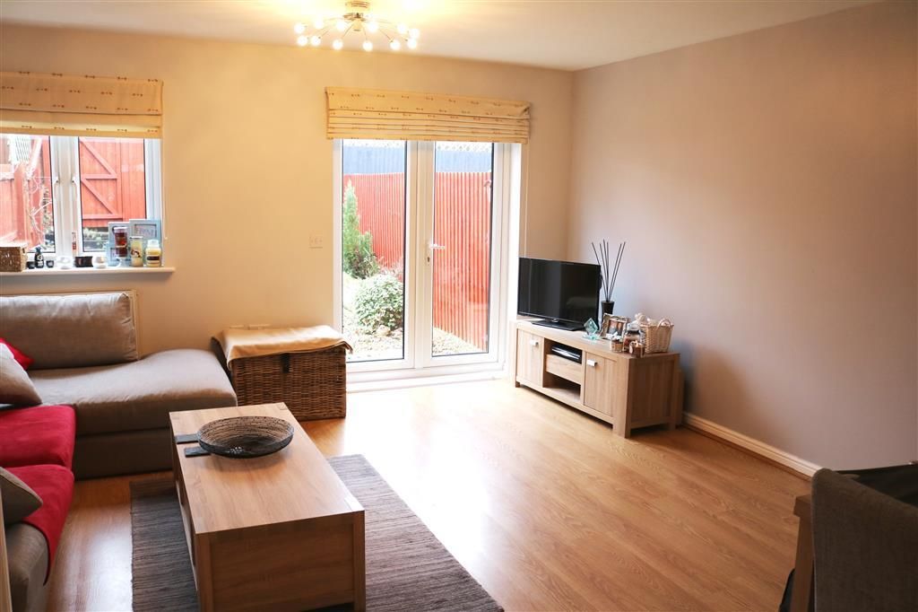 Property photo 2 of 10 Living Room