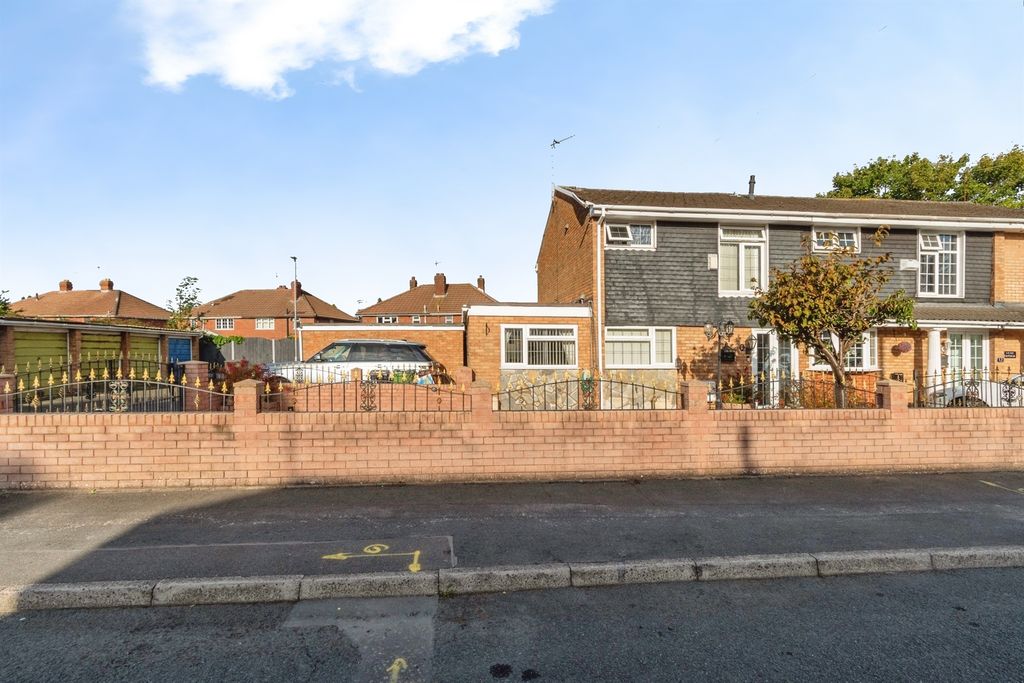Property photo 1 of 28