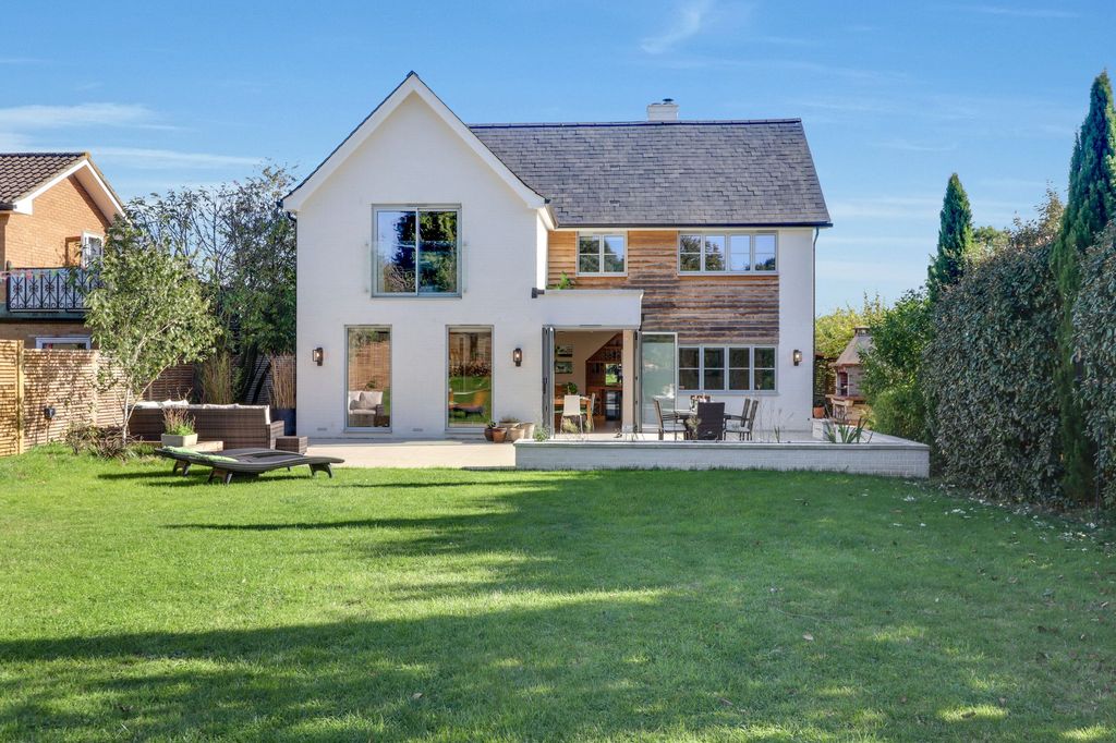 Property photo 1 of 43