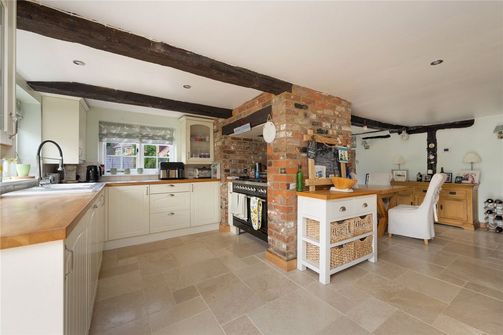 Property photo 2 of 32 Picture No. 20