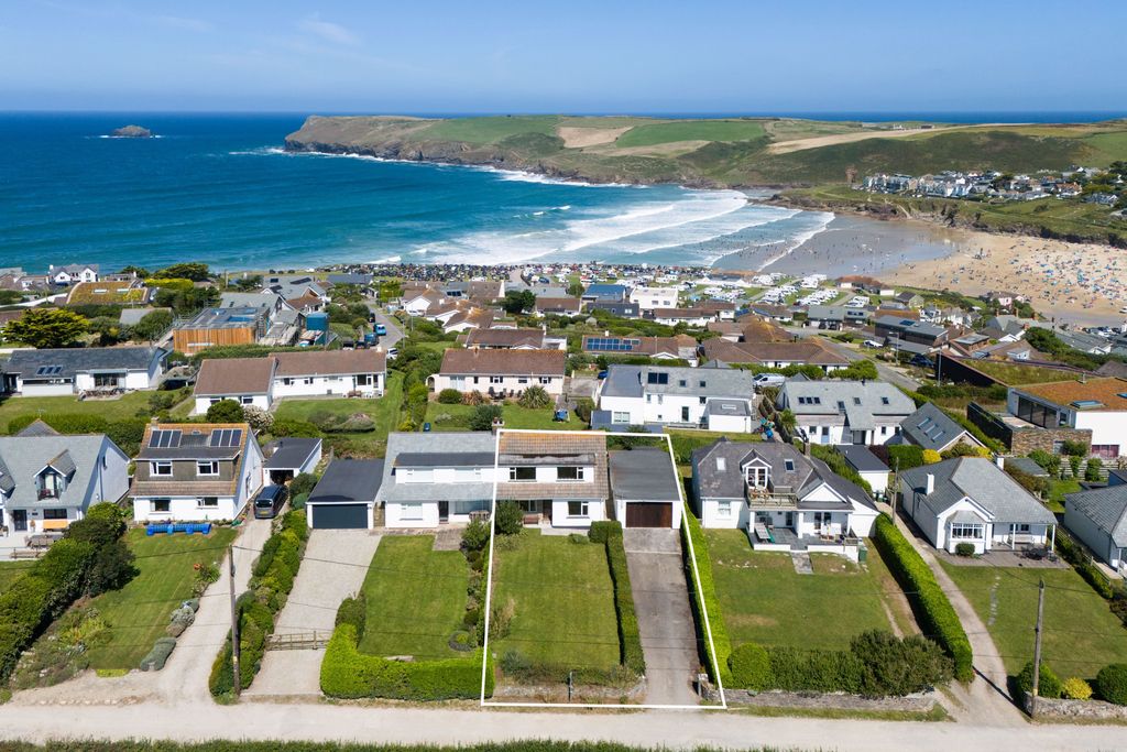 Property photo 1 of 18 Windrush