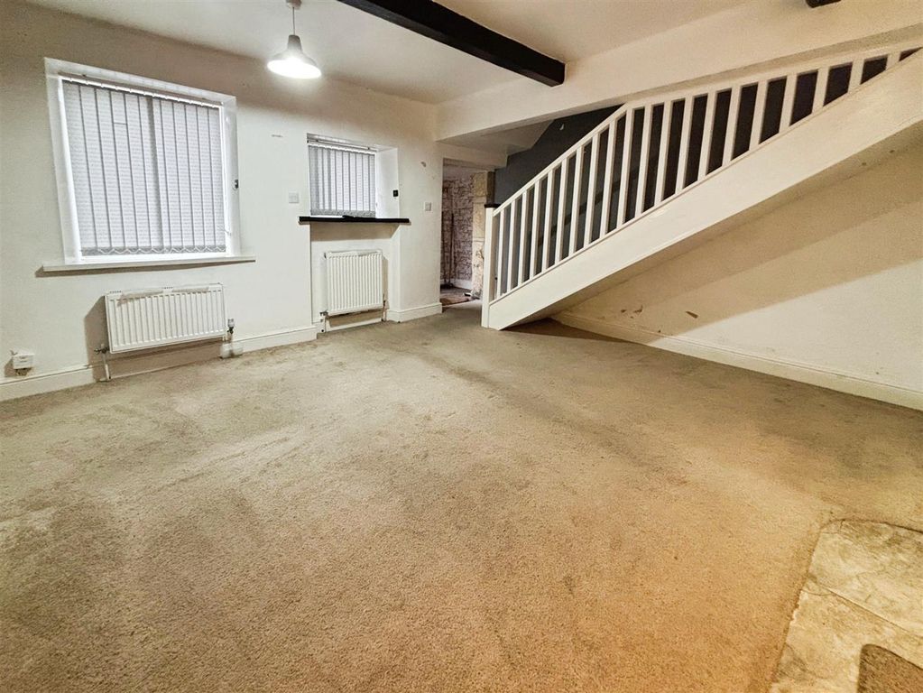 Property photo 3 of 10 Lounge