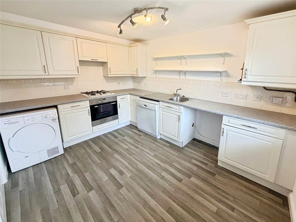 Property photo 2 of 19 Kitchen