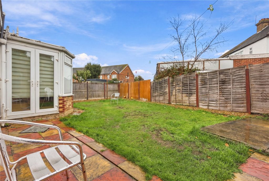 Property photo 2 of 33 Picture No. 13