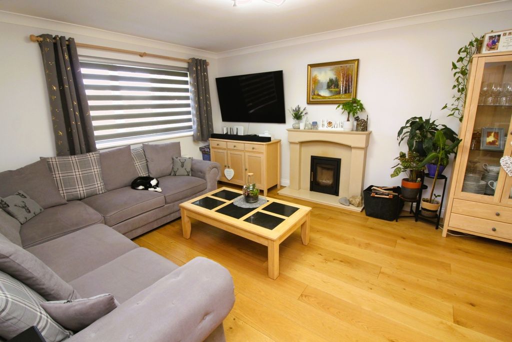 Property photo 3 of 45 Img_1907