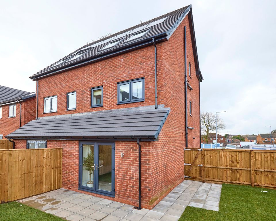 Property photo 2 of 14