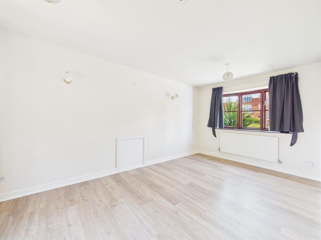 Property photo 3 of 8 Lounge Diner