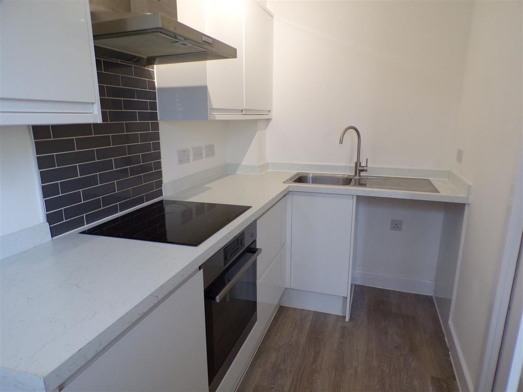 Property photo 2 of 9 Kitchen.Jpg