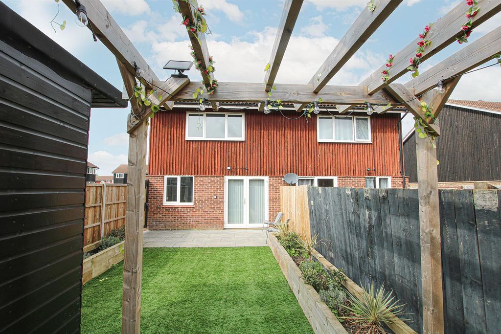 Property photo 3 of 21 Img_4405 Back.Jpg