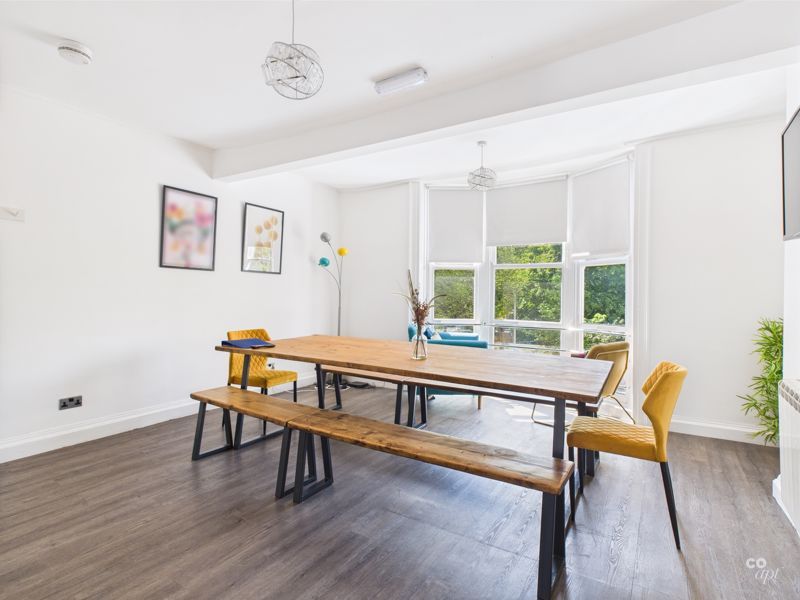 Property photo 3 of 7 Reception