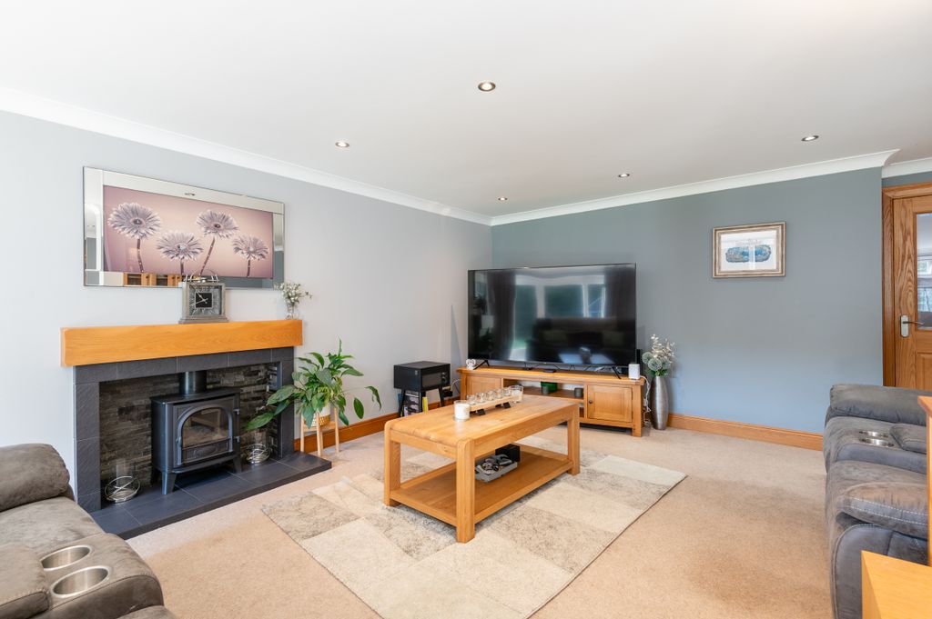 Property photo 3 of 39