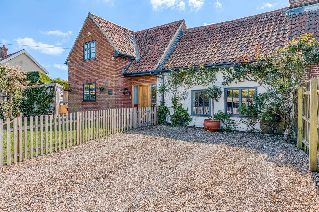 Property photo 1 of 28
