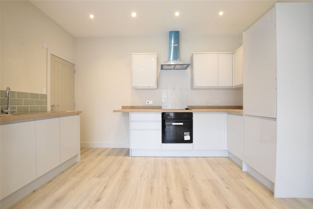 Property photo 2 of 12 Kitchen