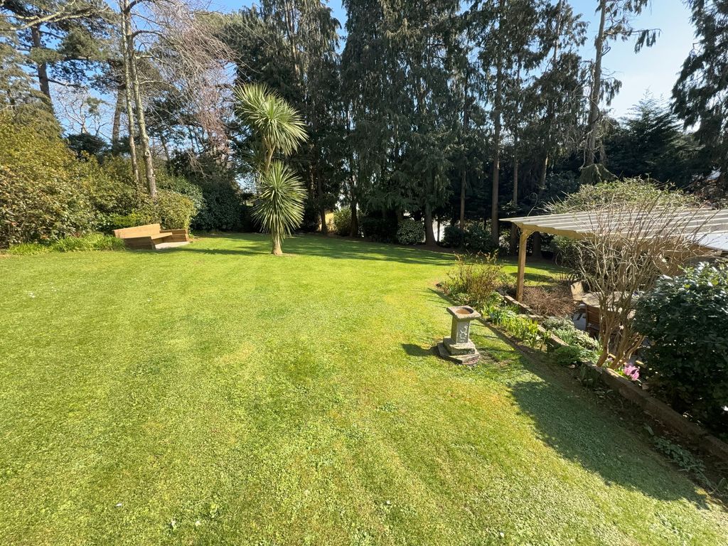 Property photo 3 of 41