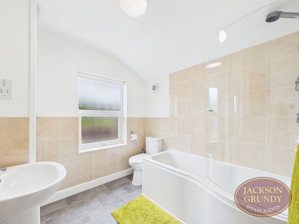 Property photo 3 of 17 Northall