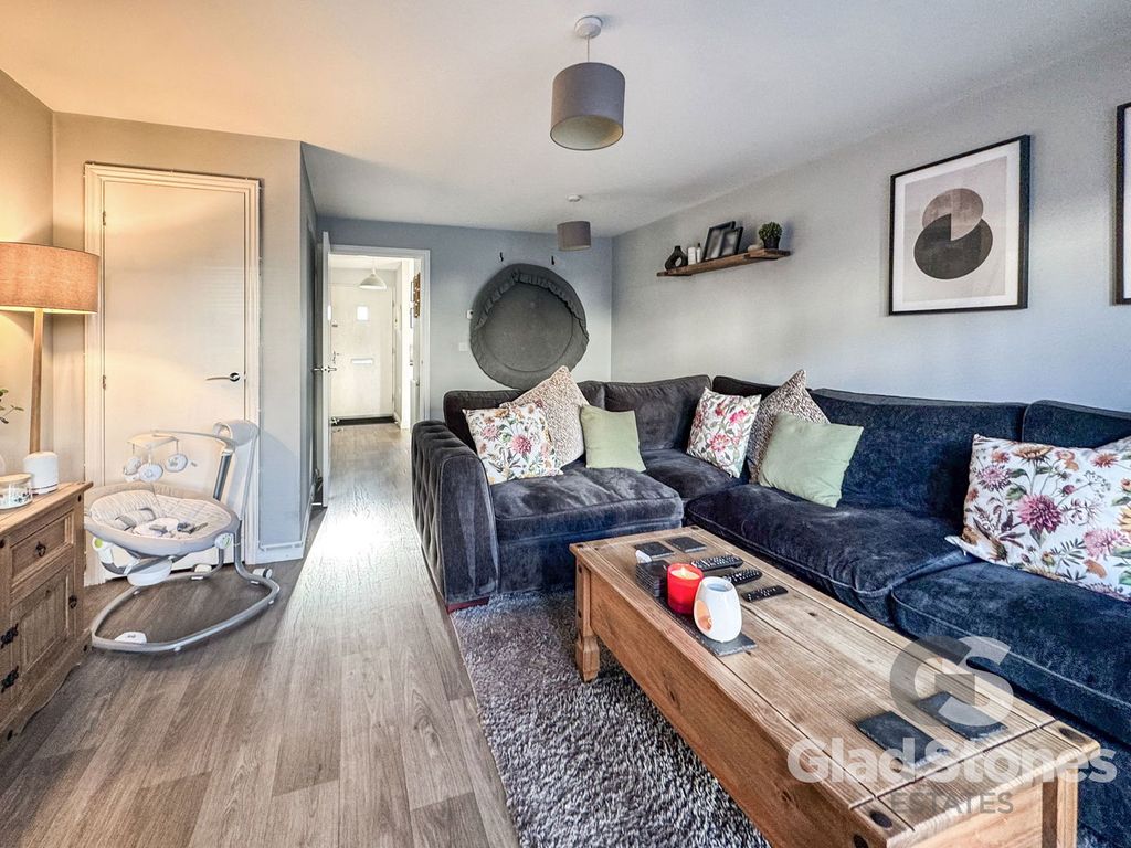 Property photo 2 of 18